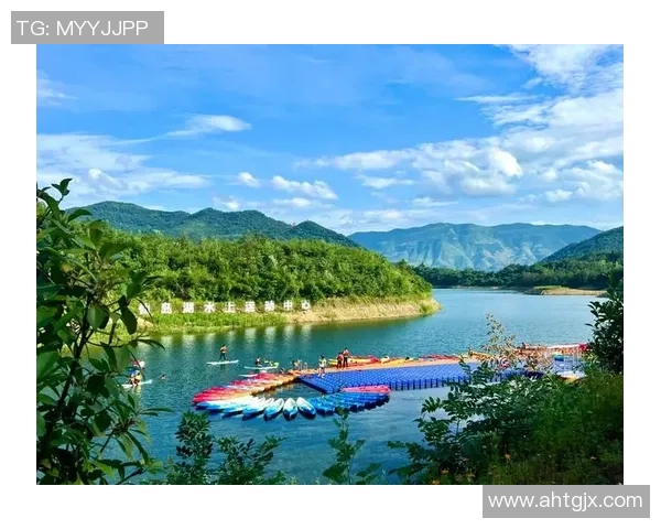 2025年景渝校际皮划艇对抗赛精彩演出 近两百名选手同湖竞技